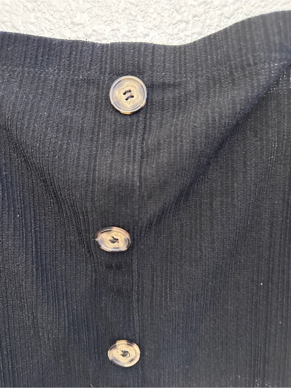 Black Button-Front Ribbed Crop Top - Picture 3 of 6